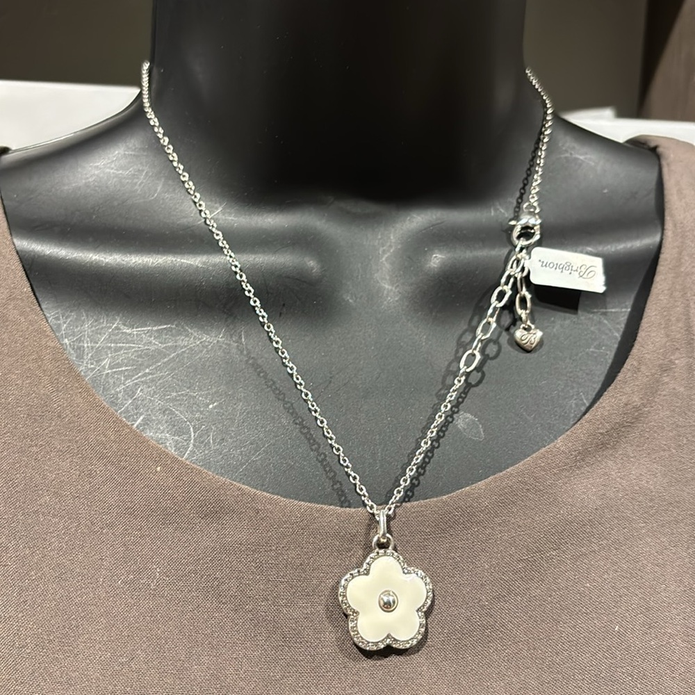NEWFINALPRICE🔥NEW Brighton Silver and White Flower Pendant Necklace